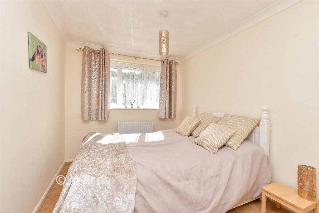 House in Gillingham, Parkwood - View 5