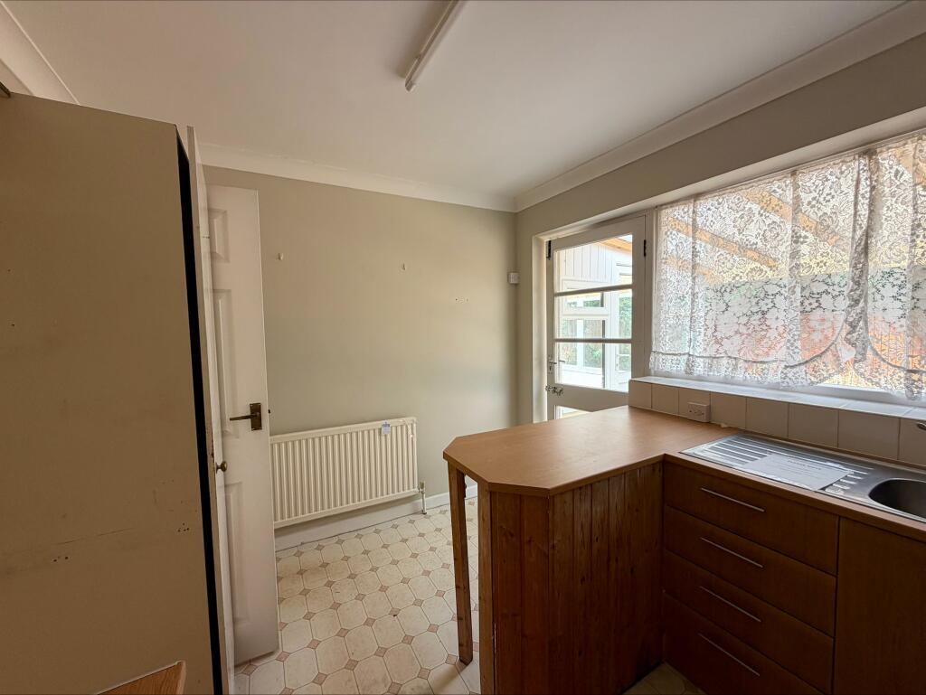 House in Bournemouth, West Moors - View 4