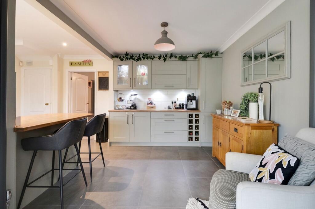 House in Kingston upon Thames - View 4