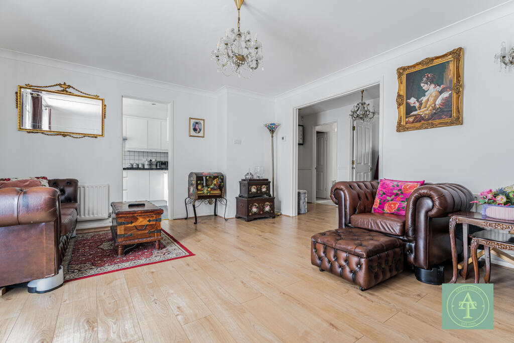 6 Cunard Crescent, Winchmore Hill, N21 photo 4