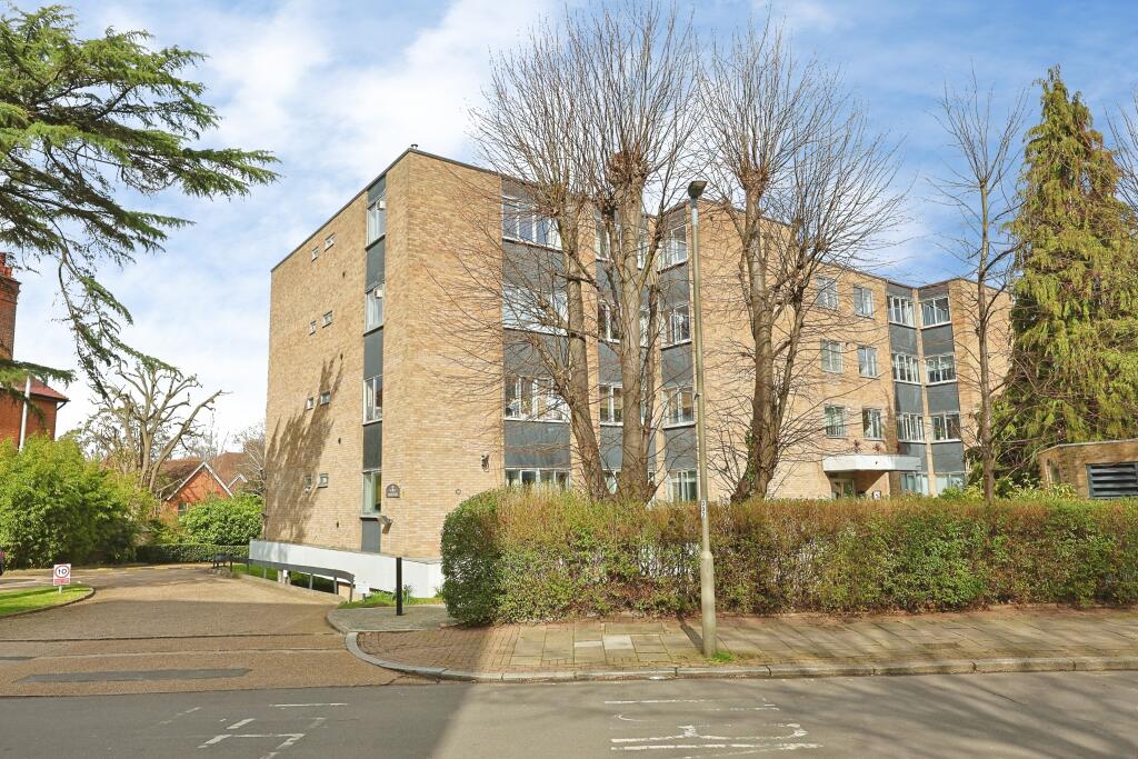 Main image of property: 196 West Hill, London, SW15