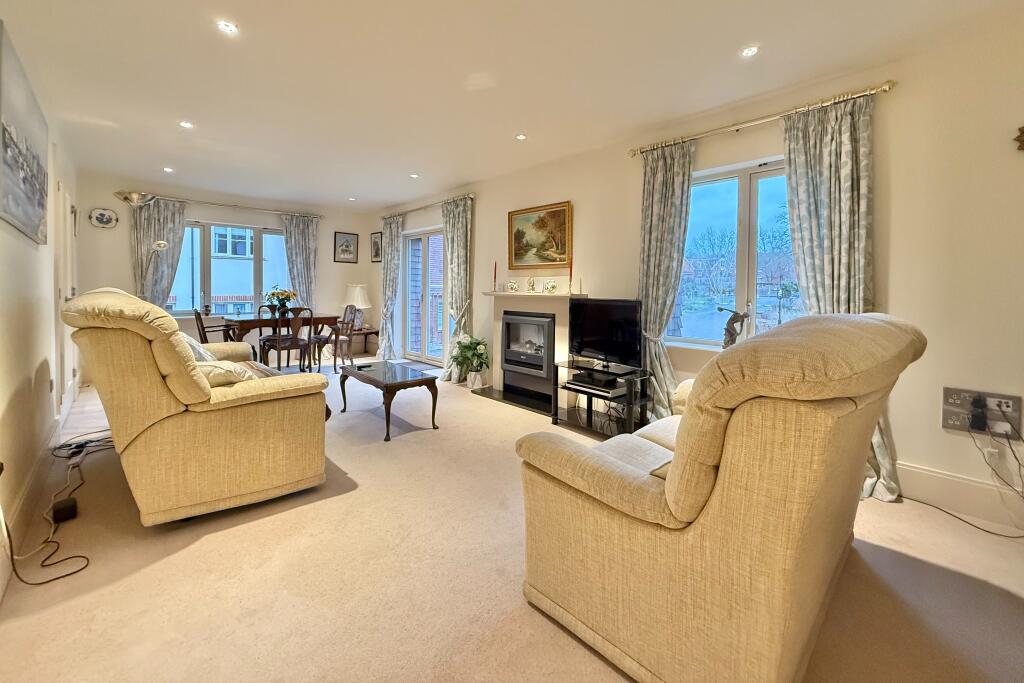 18 Garnier Drive, Bishopstoke Park Retirement Village photo 3