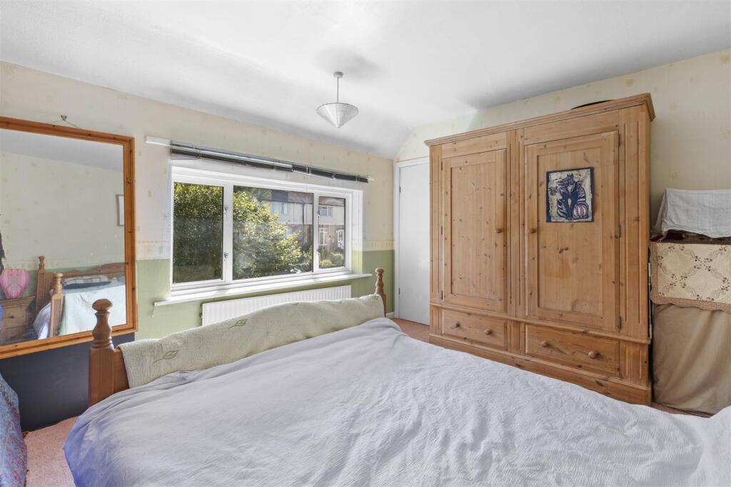 House in Hemel Hempstead, High Wycombe Community Board - View 5