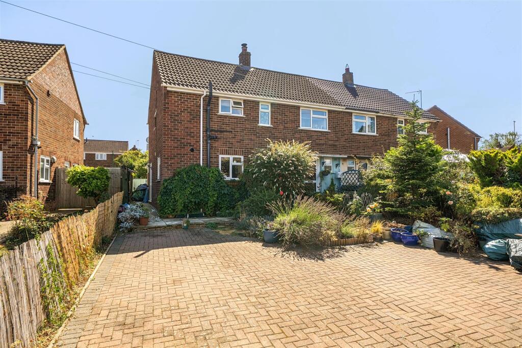 3-bed semi-detached on Vernon Road, Towcester, NN12, £350,000