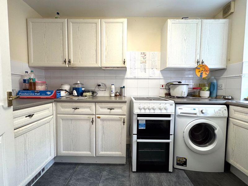 Apartment in London - View 5