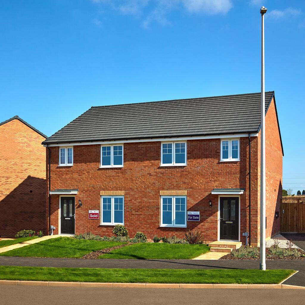 Main image of property: Bramcote Grange, Wentworth Drive, Nuneaton, Warwickshire, CV11 6NX