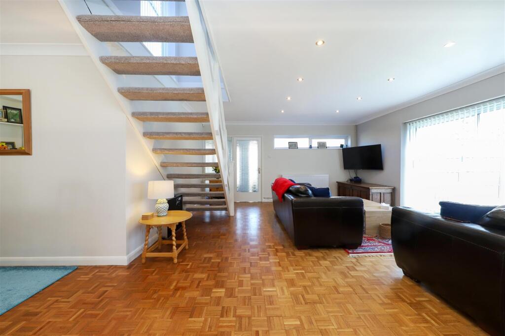 Roker Park Avenue, Ickenham - View 6