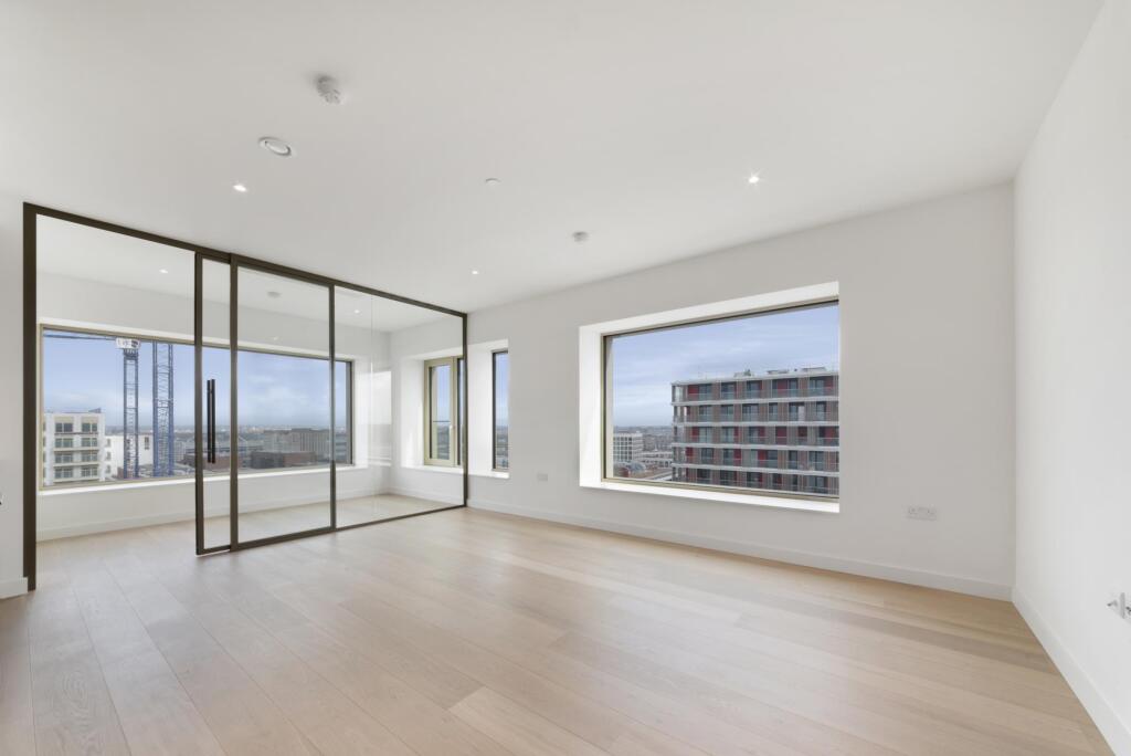 Main image of property: Deanston Building, Riverscape, E16