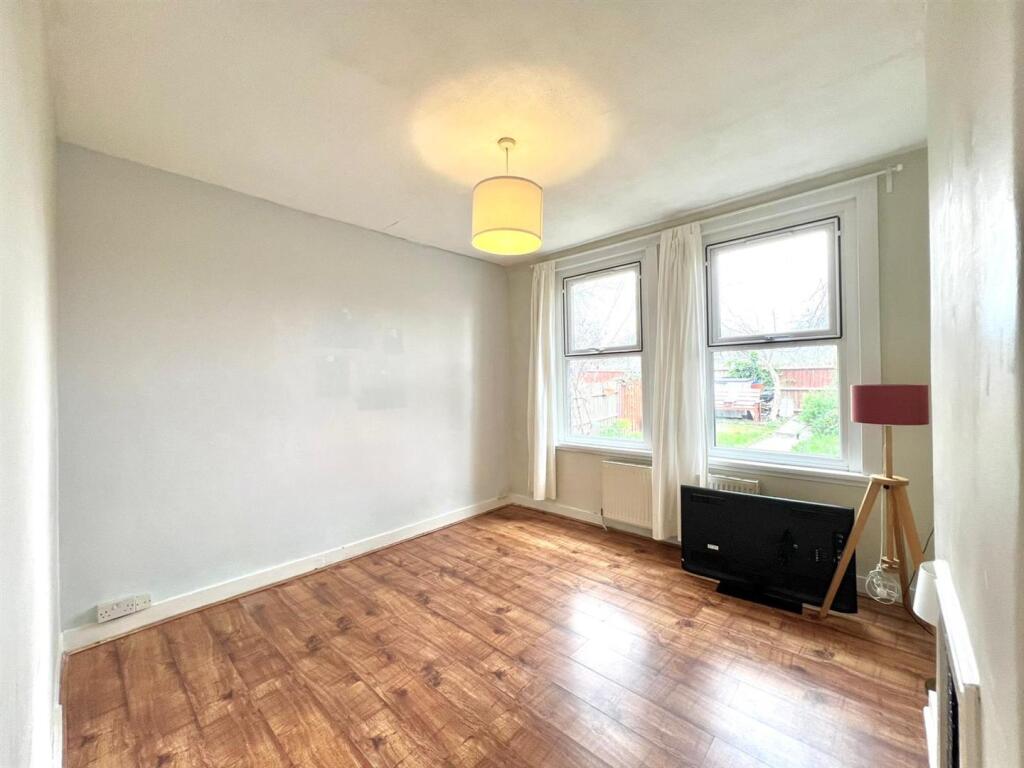 Main image of property: Two Bedroom Flat, Brettenham Road, Walthamstow, E17 - £1,900 PCM