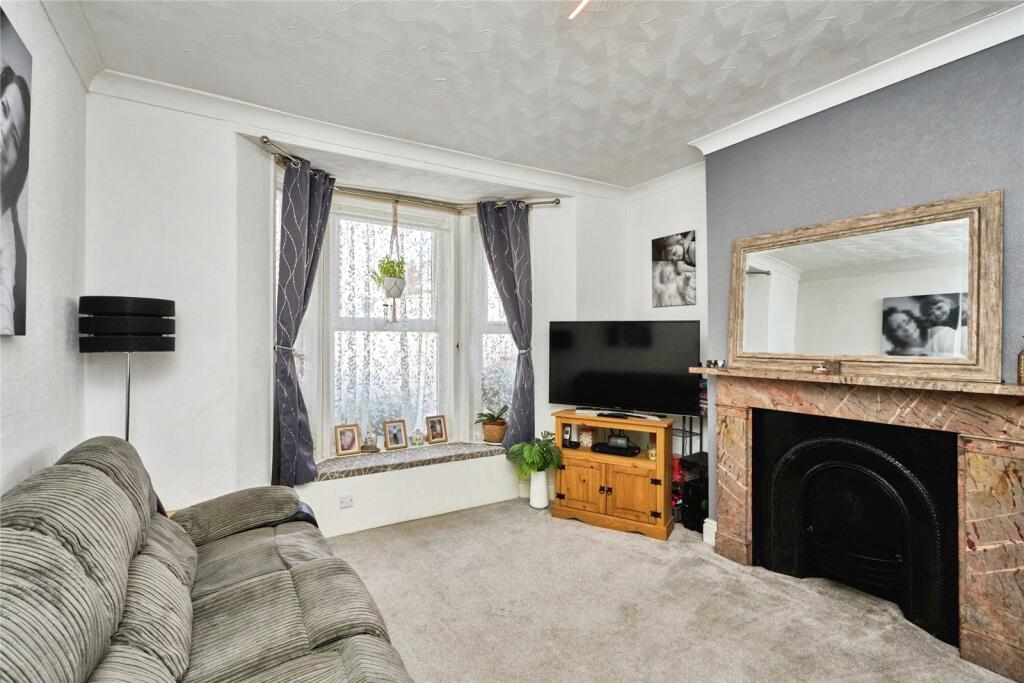 House in Sandown, Yaverland - View 3