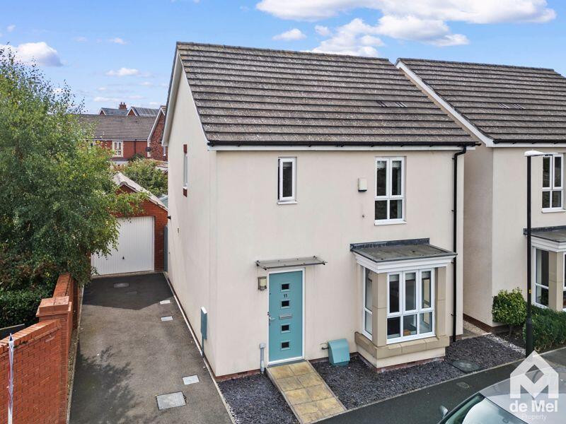 3-bed detached on Feddon Close, Stoke Orchard, Cheltenham, GL52, £375,000