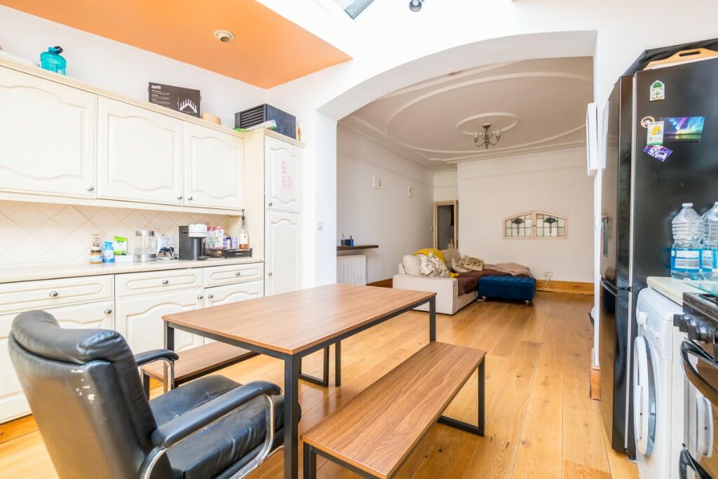 Apartment in London - View 5