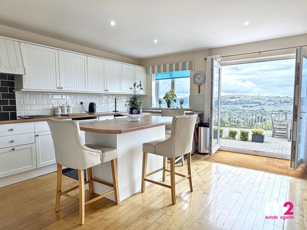 House in Newport - View 5