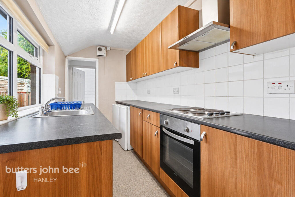 House in Stoke-on-Trent - More