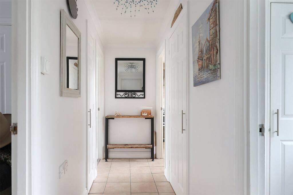 Edenside Road, Great Bookham, Leatherhead, Surrey, KT23 photo 3