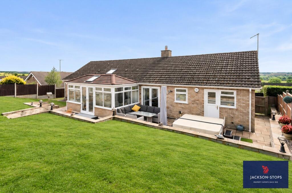 Glenfield Drive, Great Doddington, Wellingborough, North Northamptonshire, NN29 photo 3