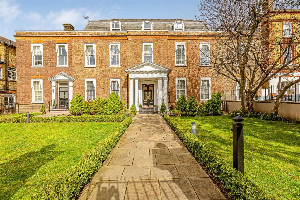 Main image of property: Mortlake High Street, London, SW14