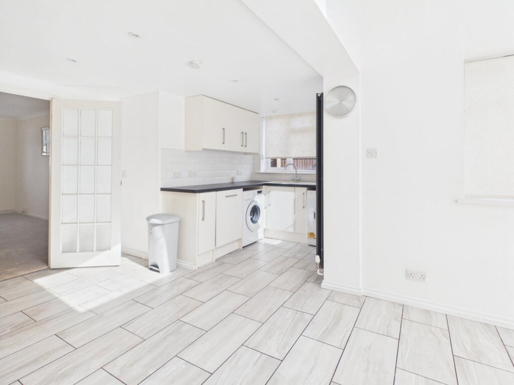 House in Eton Wick, New Town, Windsor and Maidenhead - More
