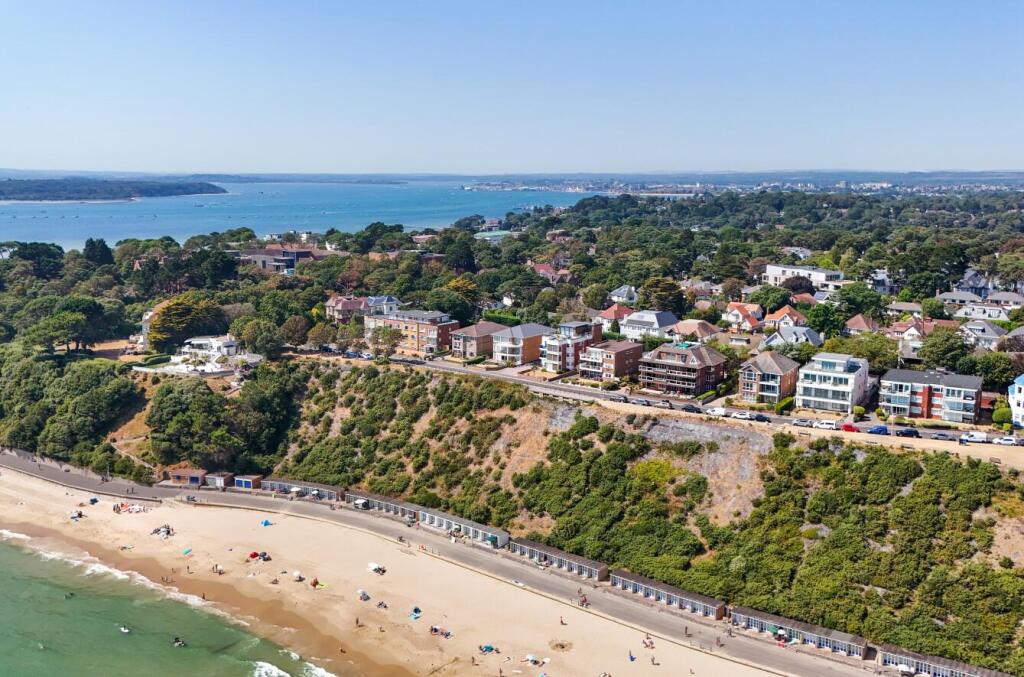 Apartment in Poole, Canford Cliffs - View 4