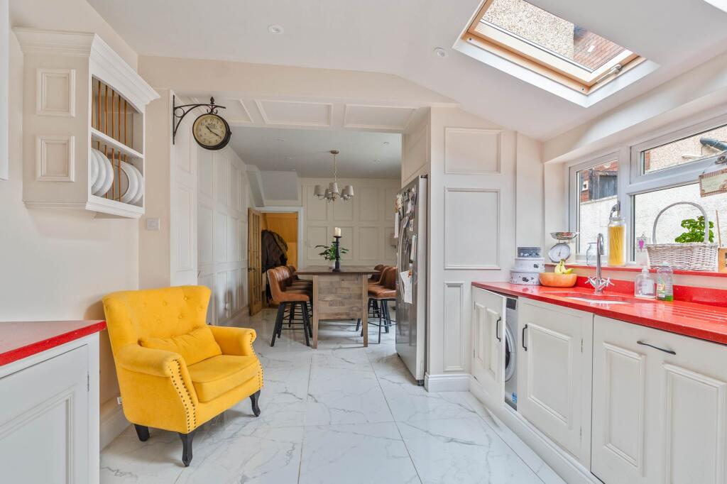 House in Newport - More