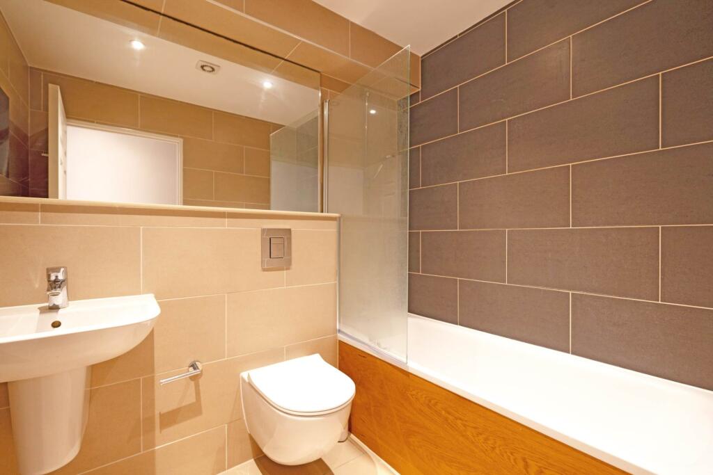Apartment in London - More