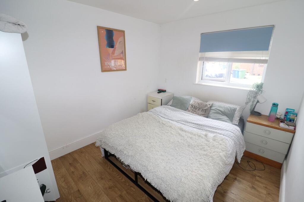 2 bedroom maisonette for rent