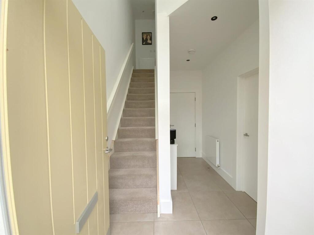House in Doncaster - View 4