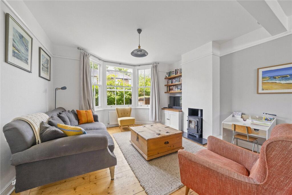 House in London, Highams Park - View 2