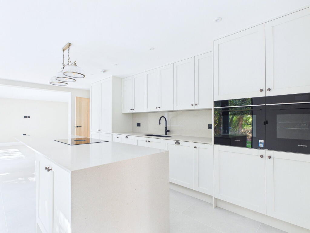 House in Watford - View 4