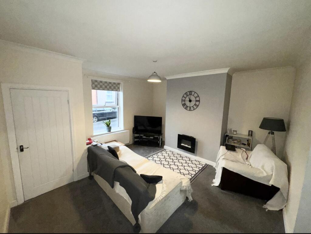 Heights Lane, Rochdale, Greater Manchester, OL12 photo 2