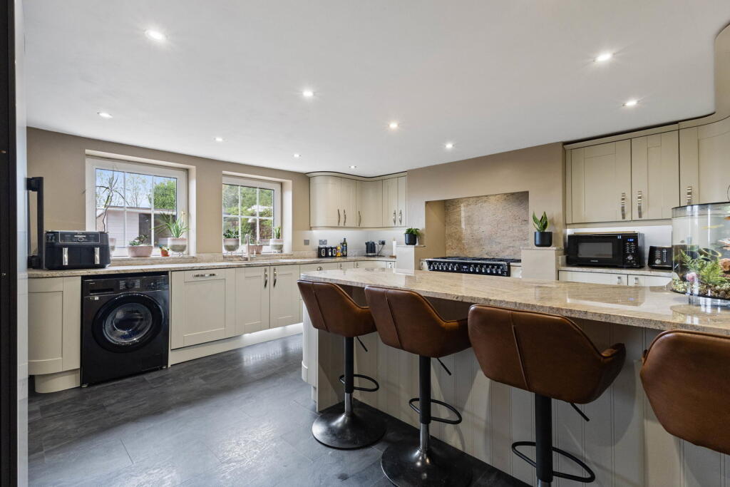 House in Wakefield - View 4