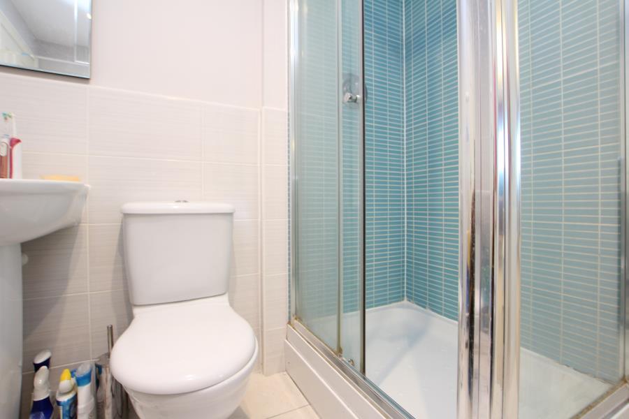 5 bedroom terraced house for rent