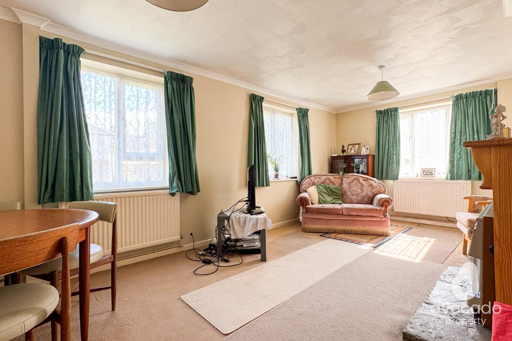 House in Reading, Sulhamstead - View 2