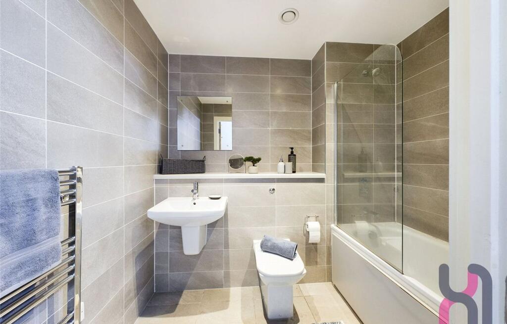 Apartment in Manchester - More