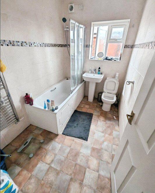 House in Southampton - View 5