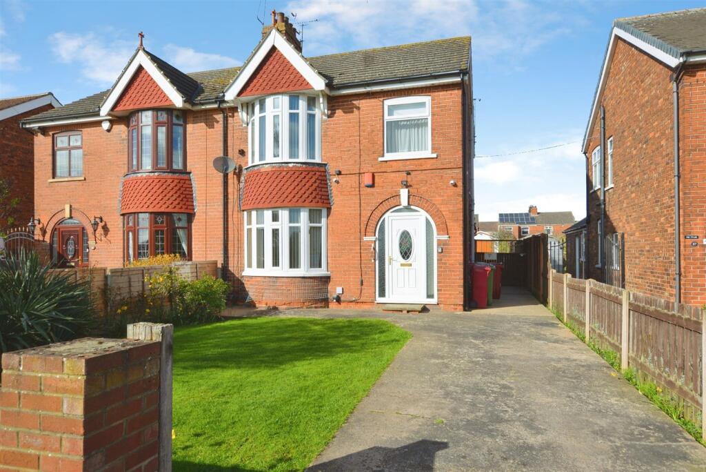 3-bed semi-detached on Sheffield Park Avenue, Scunthorpe, £170,000