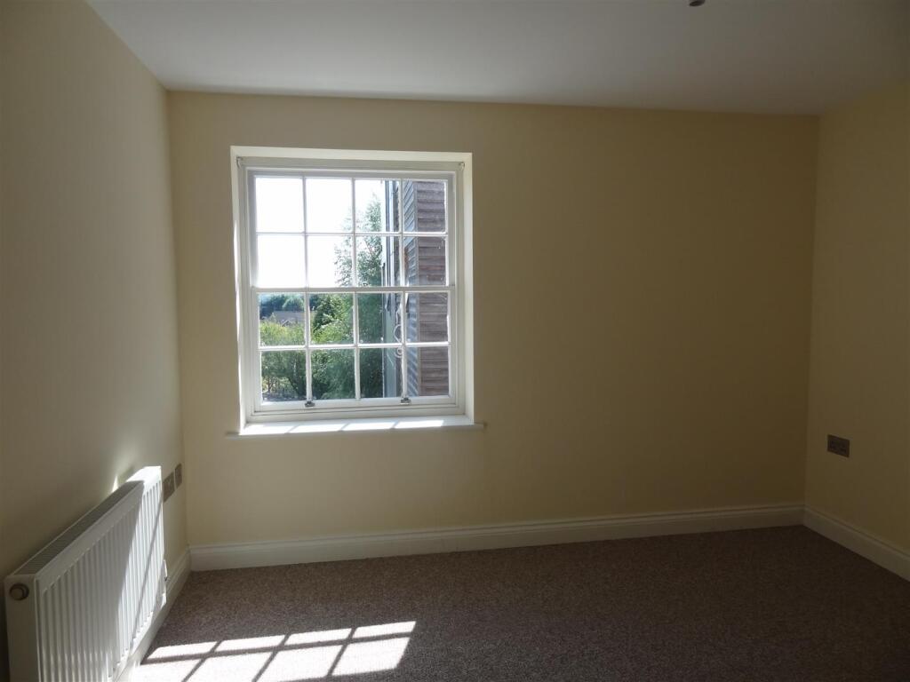 Apartment in Shrewsbury - View 4