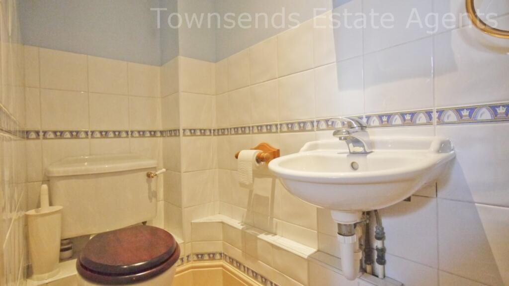 Apartment in Harrow - View 4