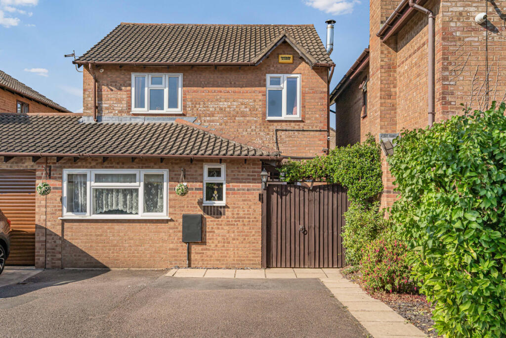 Main image of property: Hornbeam Road, Bicester, OX26