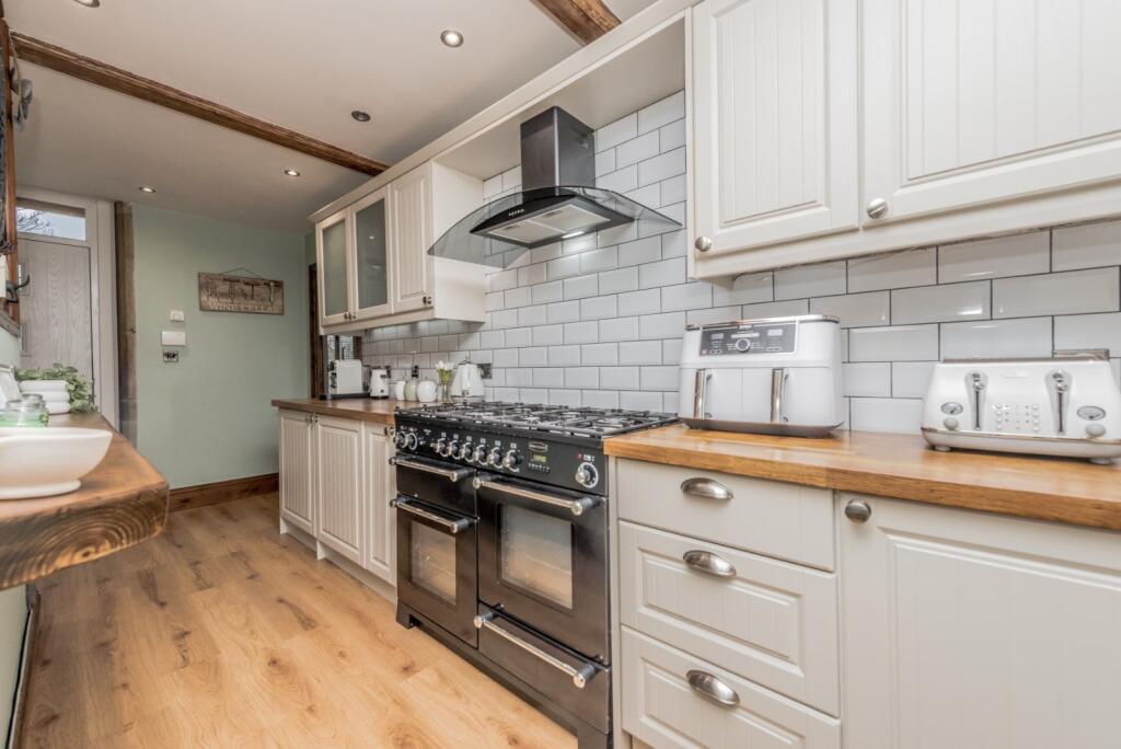Bunkers Lane, Batley, West Yorkshire, WF17 photo 2