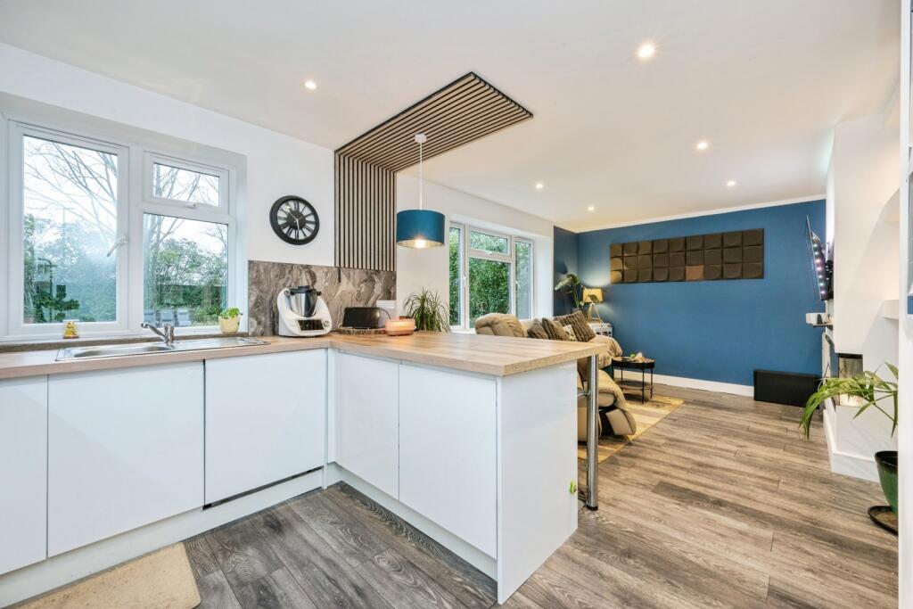 Barkers Lane, Bedford, Bedfordshire, MK41 photo 3