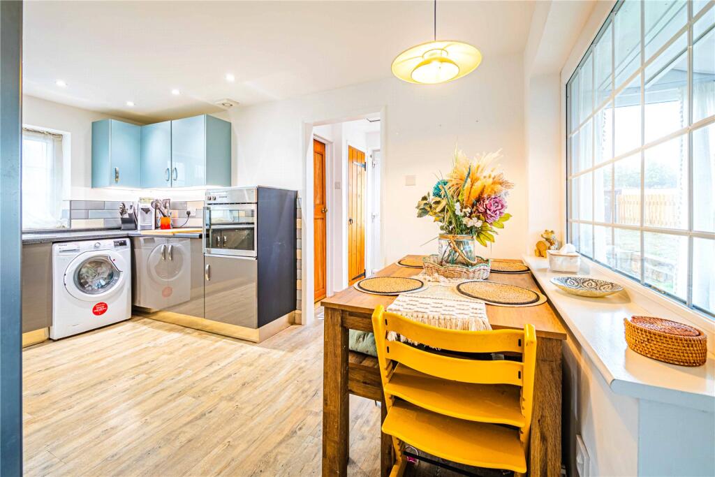 House in Edlesborough, Northall - View 4