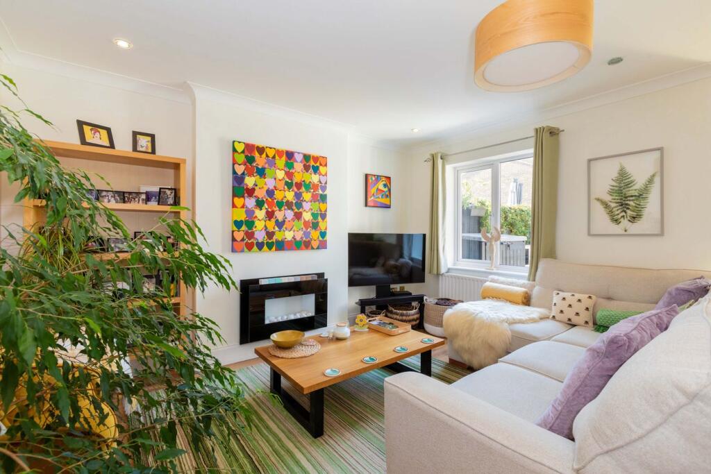 House in Slough - View 5