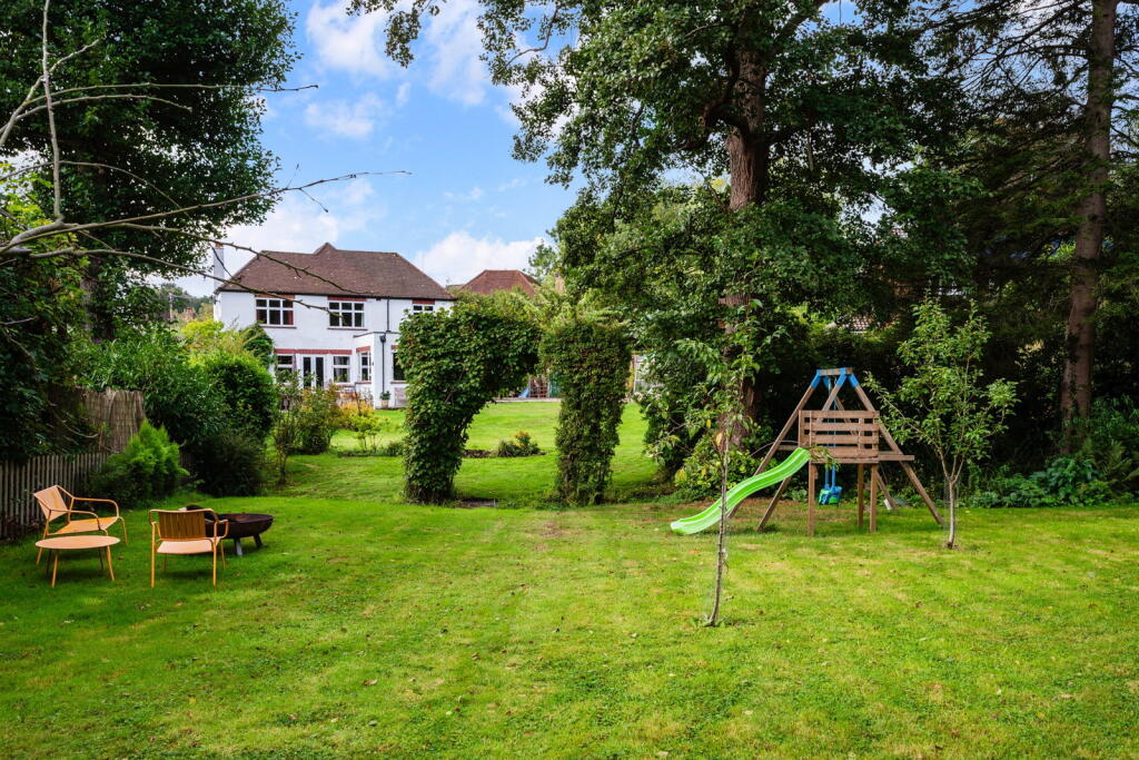 House in Redhill - View 2