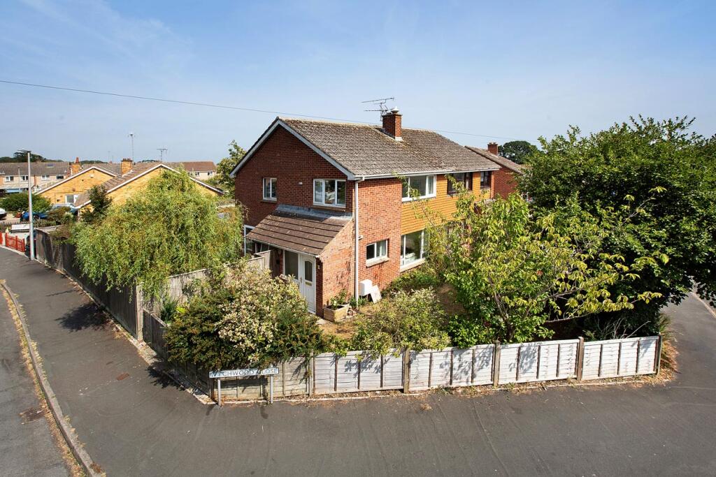 Main image of property: Wychwood Close, Dawlish, EX7