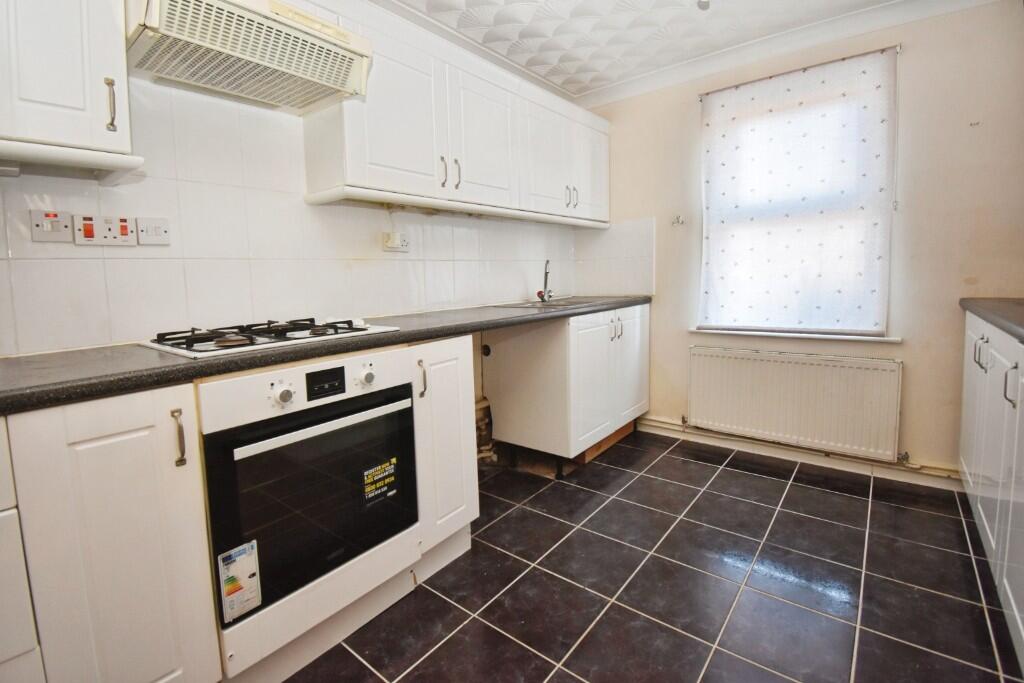 Howerts Close, Warsash SO31 photo 2
