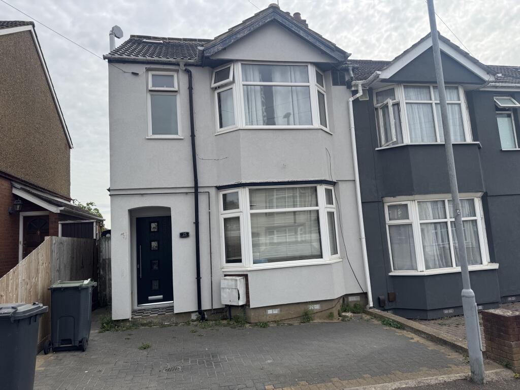 House in Luton, Limbury - View 2