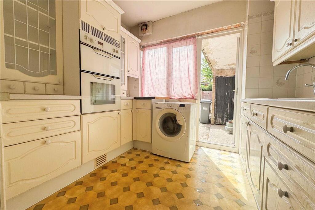 House in Twickenham - View 5