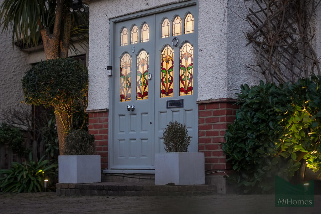 The Ridgeway, Southgate photo 4