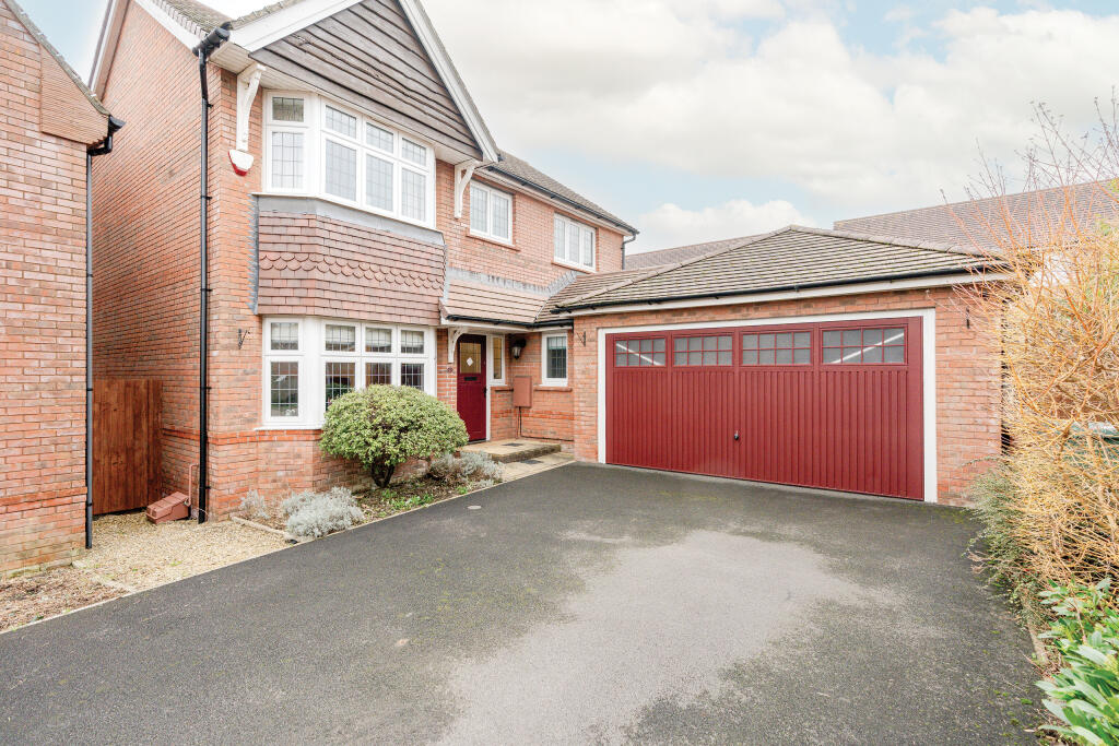 4-bed detached on Long Wood Road, Cheswick Village, Bristol, £725,000